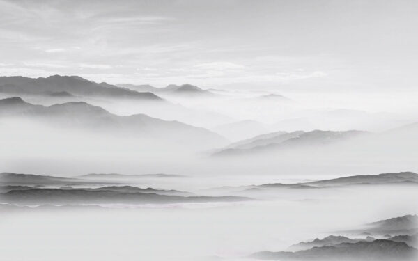 Paysage brumeux avec montagnes Paysage brumeux avec montagnes