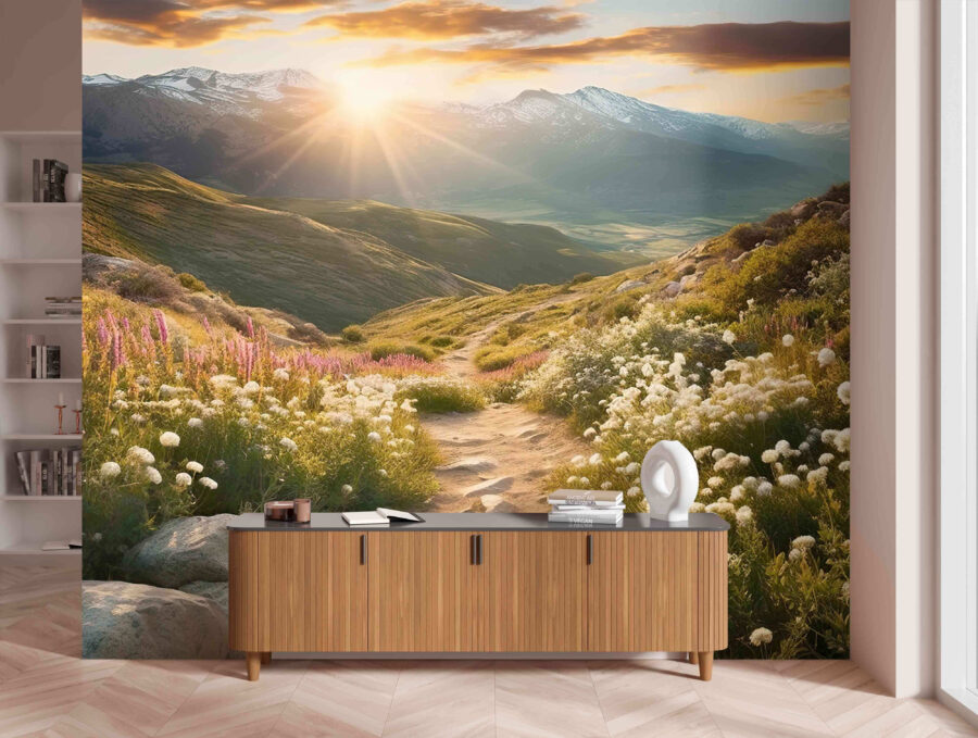 Chemin dans une vallée avec des fleurs et des montagnes en arrière-plan