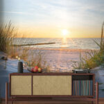 Papier peint Plage avec de l'herbe et un plan d'eau