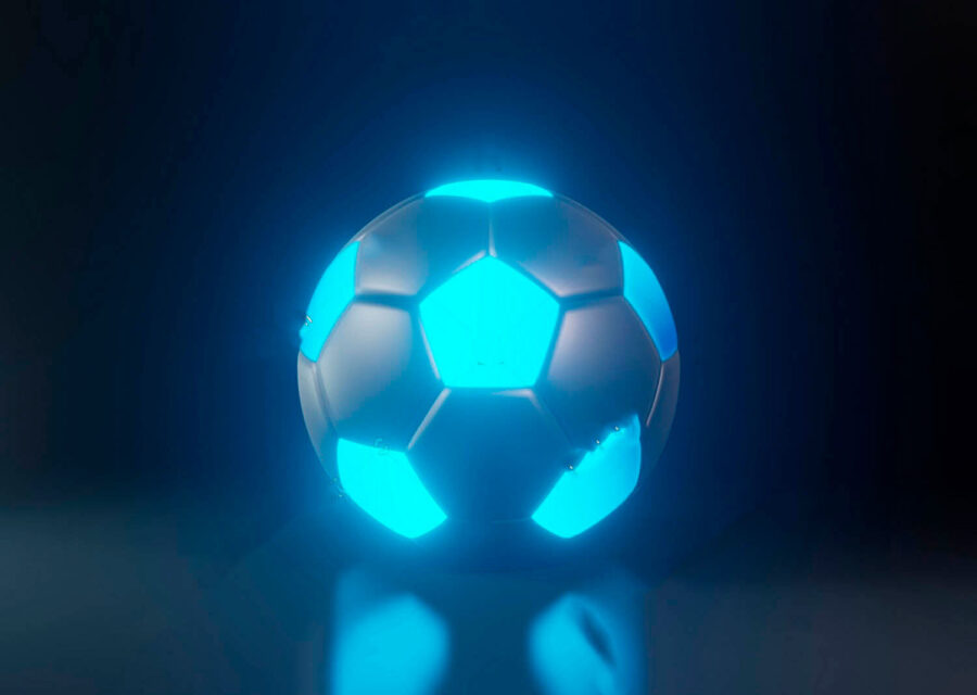 Ballon de football avec lumières bleues