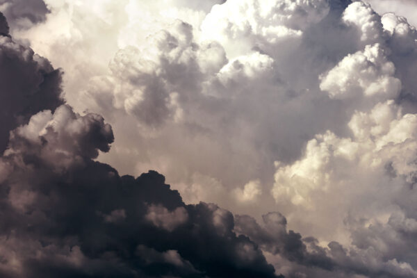 Ciel nuageux avec de nombreux nuages Ciel nuageux avec de nombreux nuages