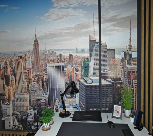 Grande fenêtre avec vue sur la ville u59880piw10 600x535 - Grande fenêtre avec vue sur la ville
