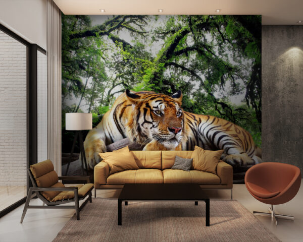 Tigre couché sur un tronc Tigre couché sur un tronc