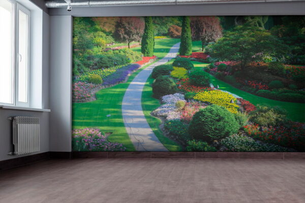 Jardin avec beaucoup de fleurs et d'arbres Jardin avec beaucoup de fleurs et d'arbres