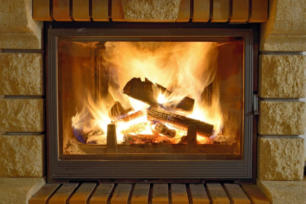 Feu dans une cheminée Feu dans une cheminée