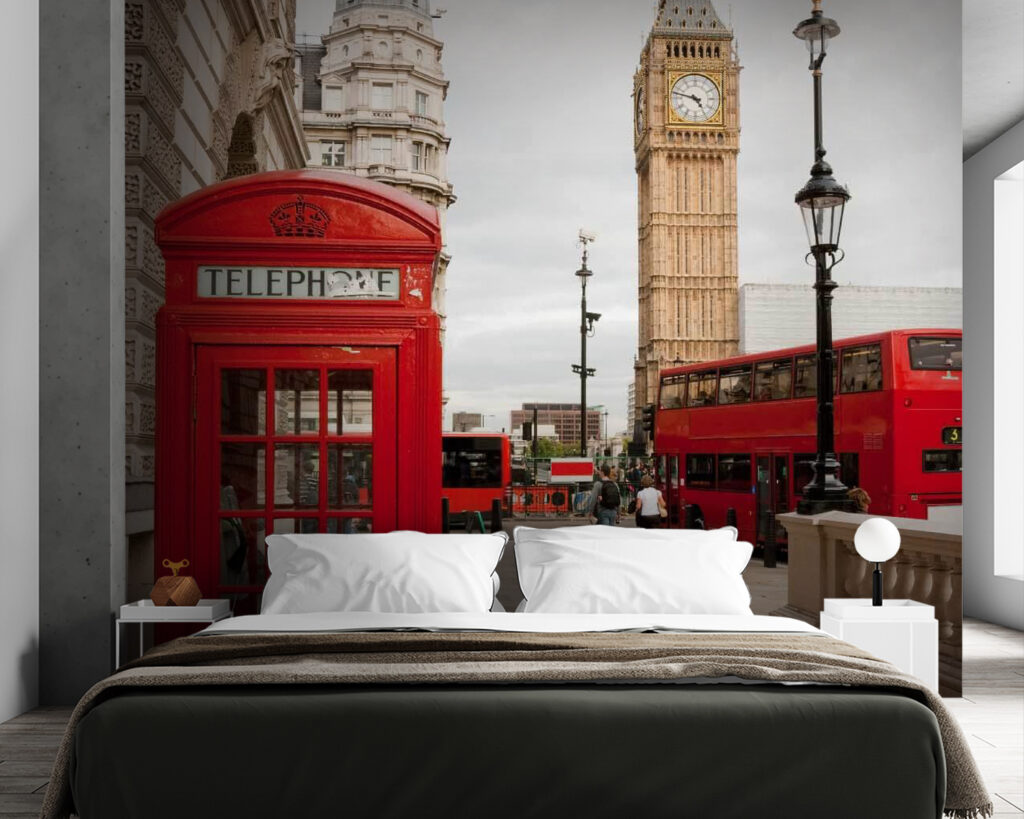 u55730pib84 1024x819 - Cabine téléphonique rouge dans une ville - tegory