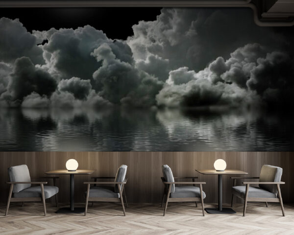 Lune sur l'eau avec des nuages et des nuages Lune sur l'eau avec des nuages et des nuages