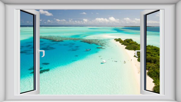 Vue d'une plage depuis une fenêtre Vue d'une plage depuis une fenêtre