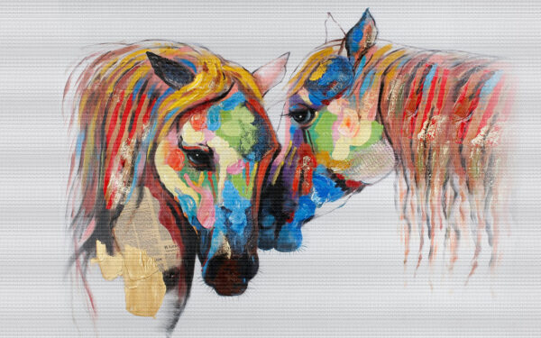 Peinture de chevaux avec de la peinture colorée sur eux Peinture de chevaux avec de la peinture colorée sur eux