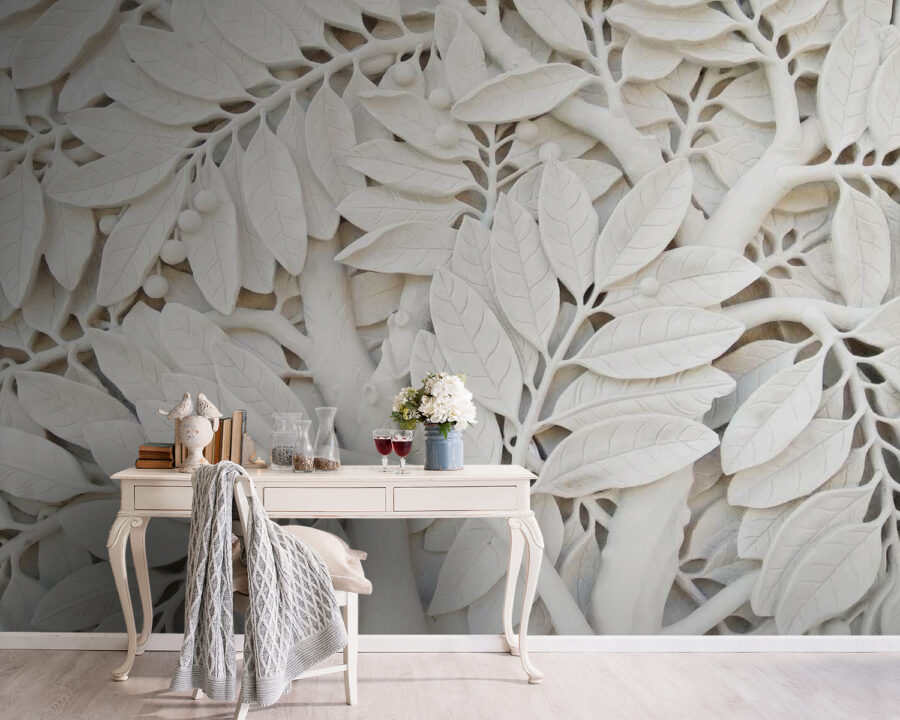 Arbre blanc avec feuilles et baies
