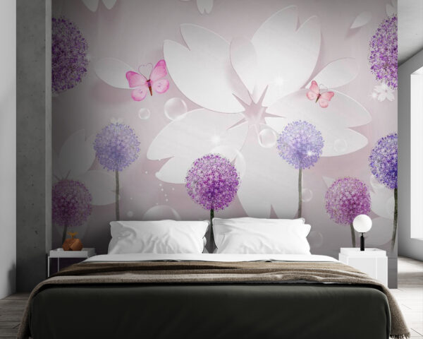 Fleurs violettes et blanches avec papillons Fleurs violettes et blanches avec papillons