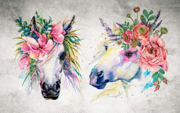 Couple de chevaux avec des fleurs sur la tête Couple de chevaux avec des fleurs sur la tête