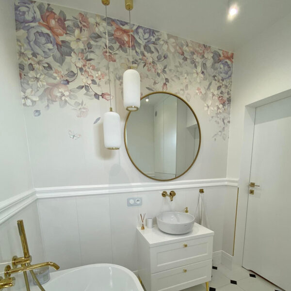 Fond blanc avec fleurs et papillons Fond blanc avec fleurs et papillons