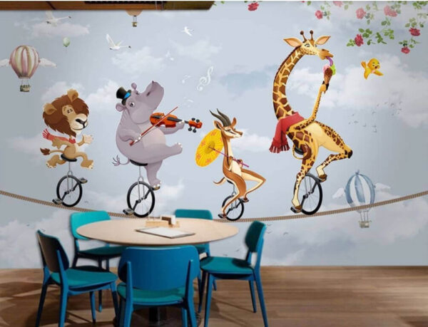 Groupe d'animaux chevauchant un monocycle Groupe d'animaux chevauchant un monocycle