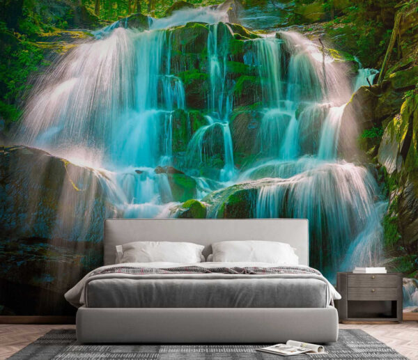 Chute d'eau dans les bois Chute d'eau dans les bois
