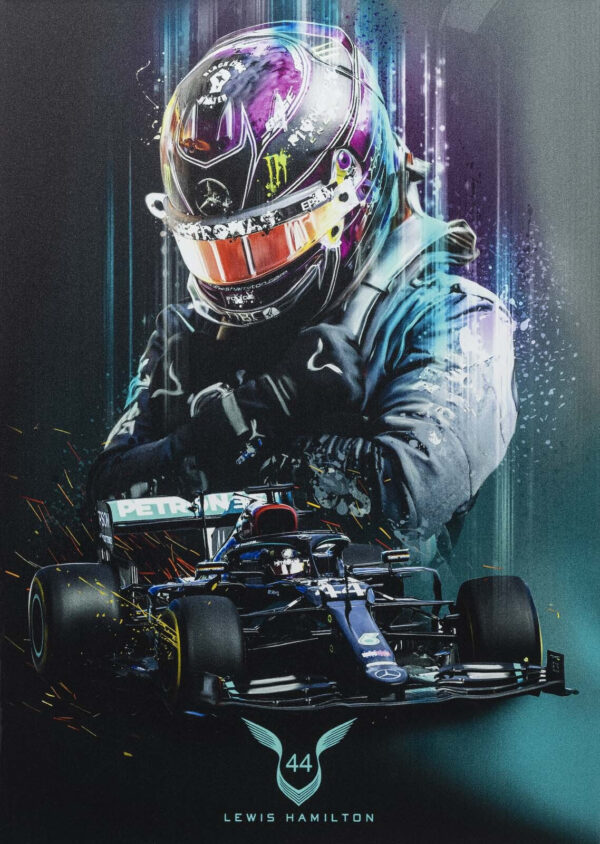 Personne portant un casque et tenant une voiture de course Personne portant un casque et tenant une voiture de course