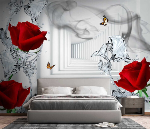 Roses rouges et papillons dans un verre Roses rouges et papillons dans un verre