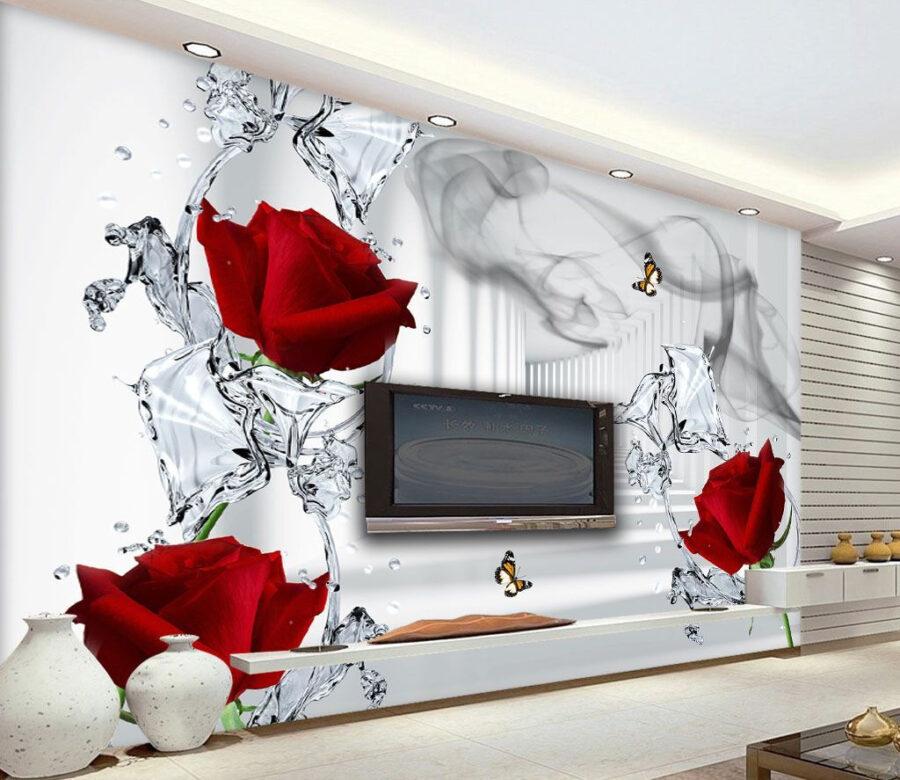 Roses rouges et papillons dans un verre Roses rouges et papillons dans un verre