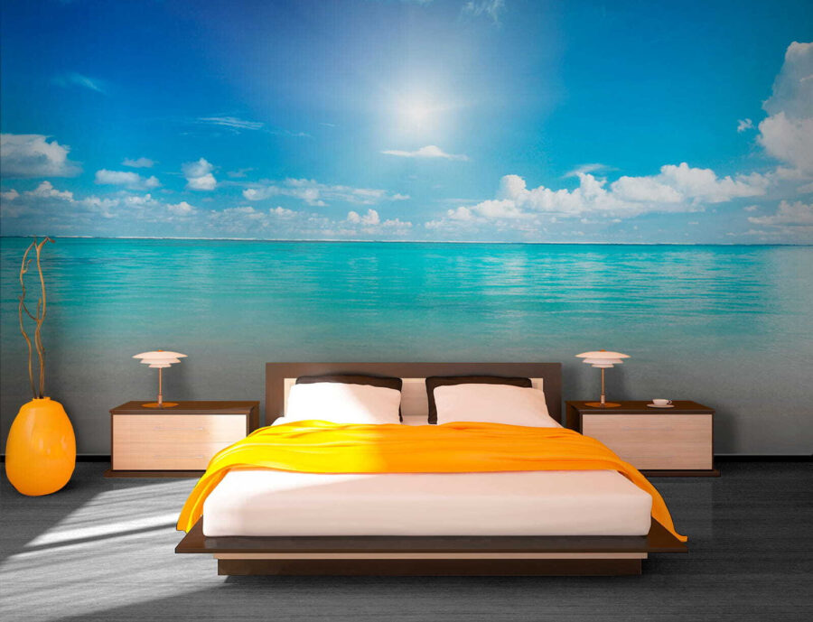 Ciel bleu avec nuages et plage de sable
