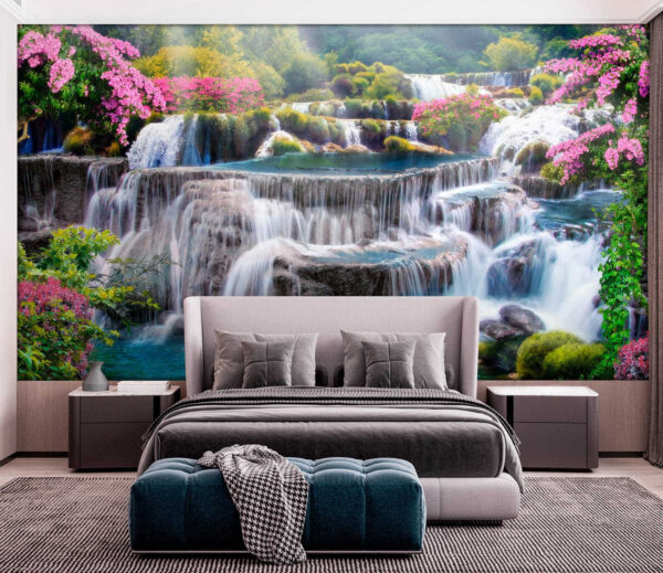Cascade avec fleurs et arbres Cascade avec fleurs et arbres