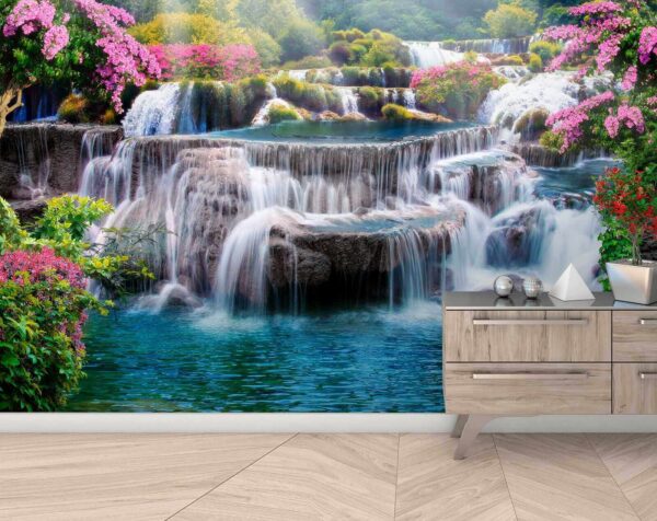 Cascade avec fleurs et arbres Cascade avec fleurs et arbres