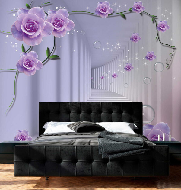Papier peint avec des roses violettes et un escalier Papier peint avec des roses violettes et un escalier