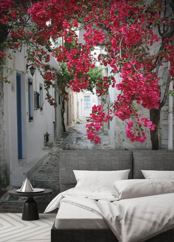 Allée en pierre avec des fleurs roses Allée en pierre avec des fleurs roses