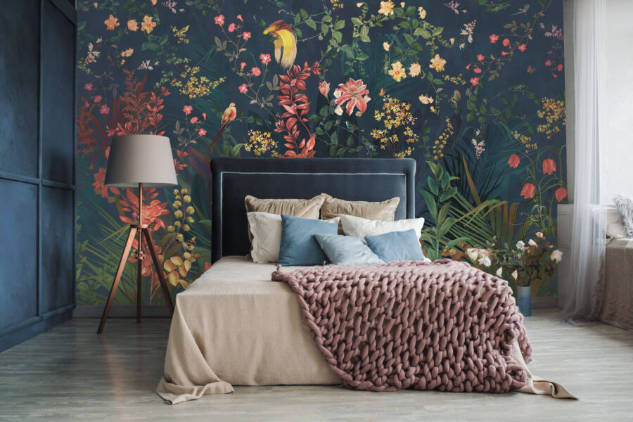 Papier peint avec des fleurs et des oiseaux Papier peint avec des fleurs et des oiseaux