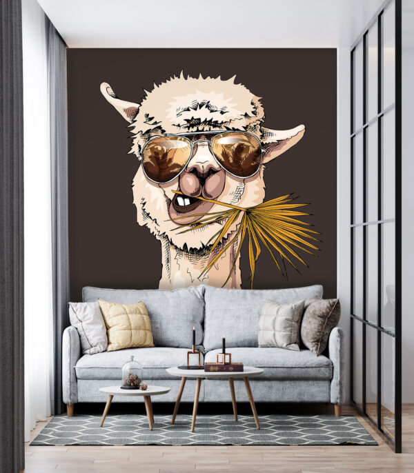 Un lama portant des lunettes de soleil et mangeant une feuille Un lama portant des lunettes de soleil et mangeant une feuille
