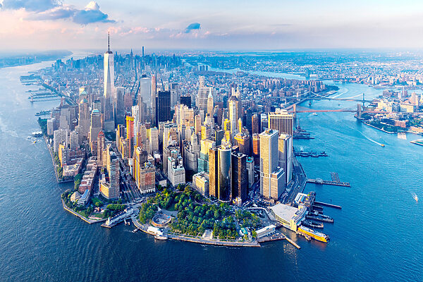 Une ville avec de nombreux bâtiments élevés et une étendue d'eau u98643p 600x400 - Une ville avec de nombreux bâtiments élevés et une étendue d'eau