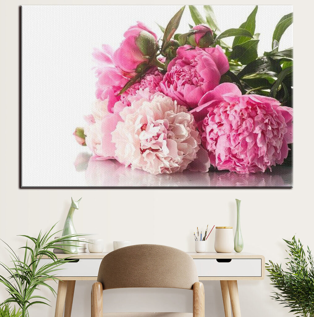 A bunch of pink and white flowers