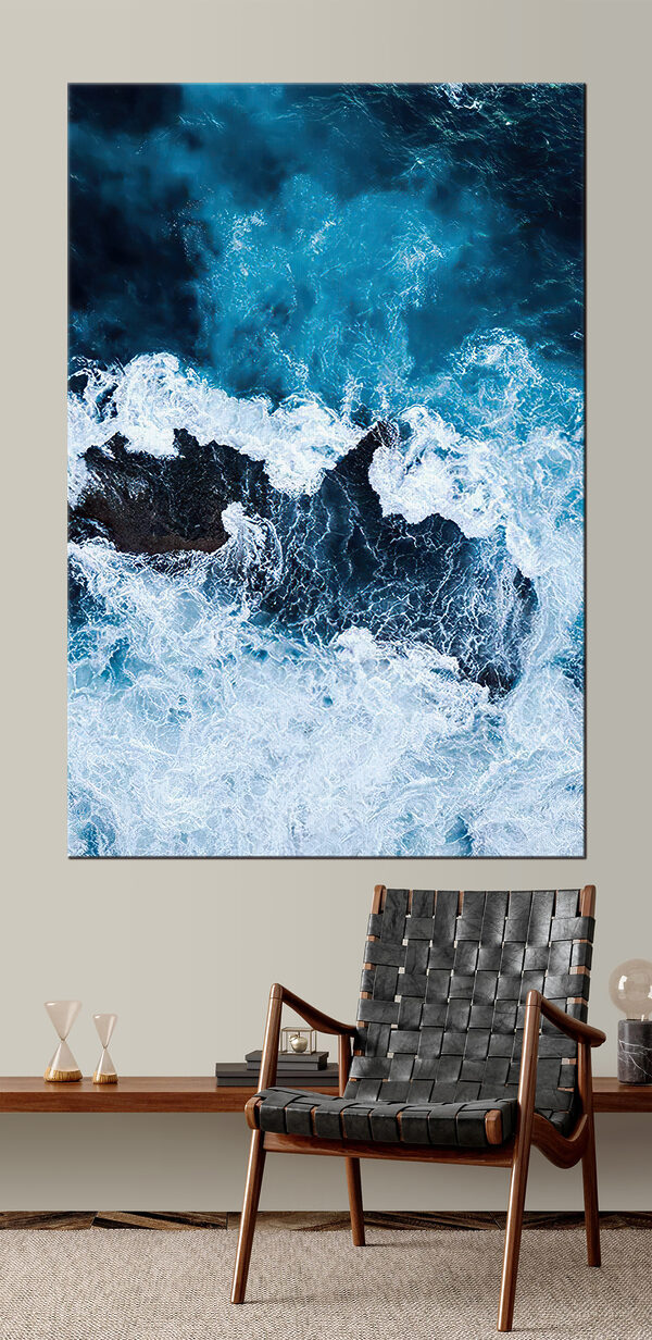 Vagues s'écrasant sur un rocher Vagues s'écrasant sur un rocher