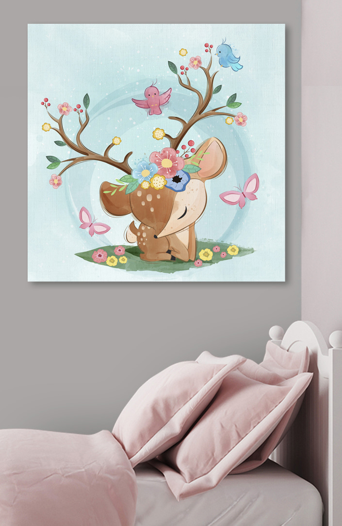 Un cerf de dessin animé avec des fleurs et des oiseaux