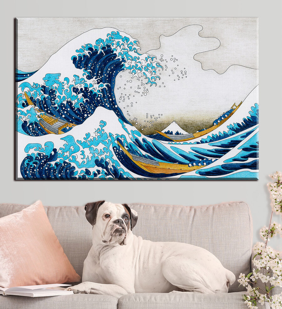 Une grande vague d'eau