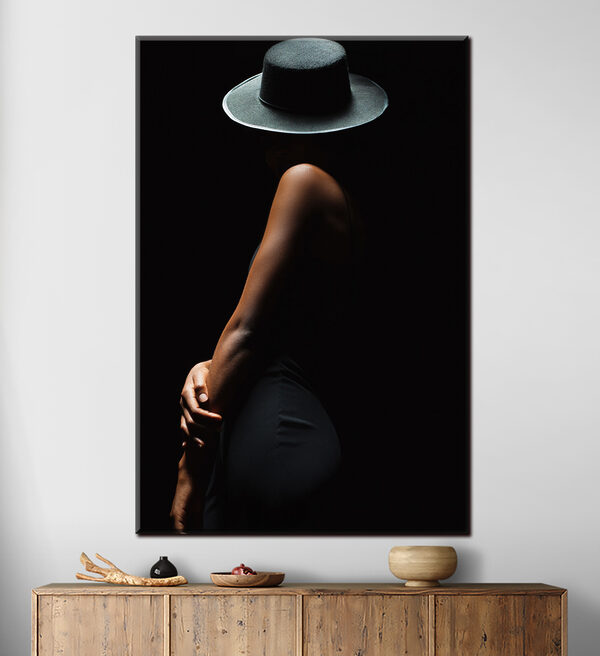 Une femme avec un chapeau Une femme avec un chapeau
