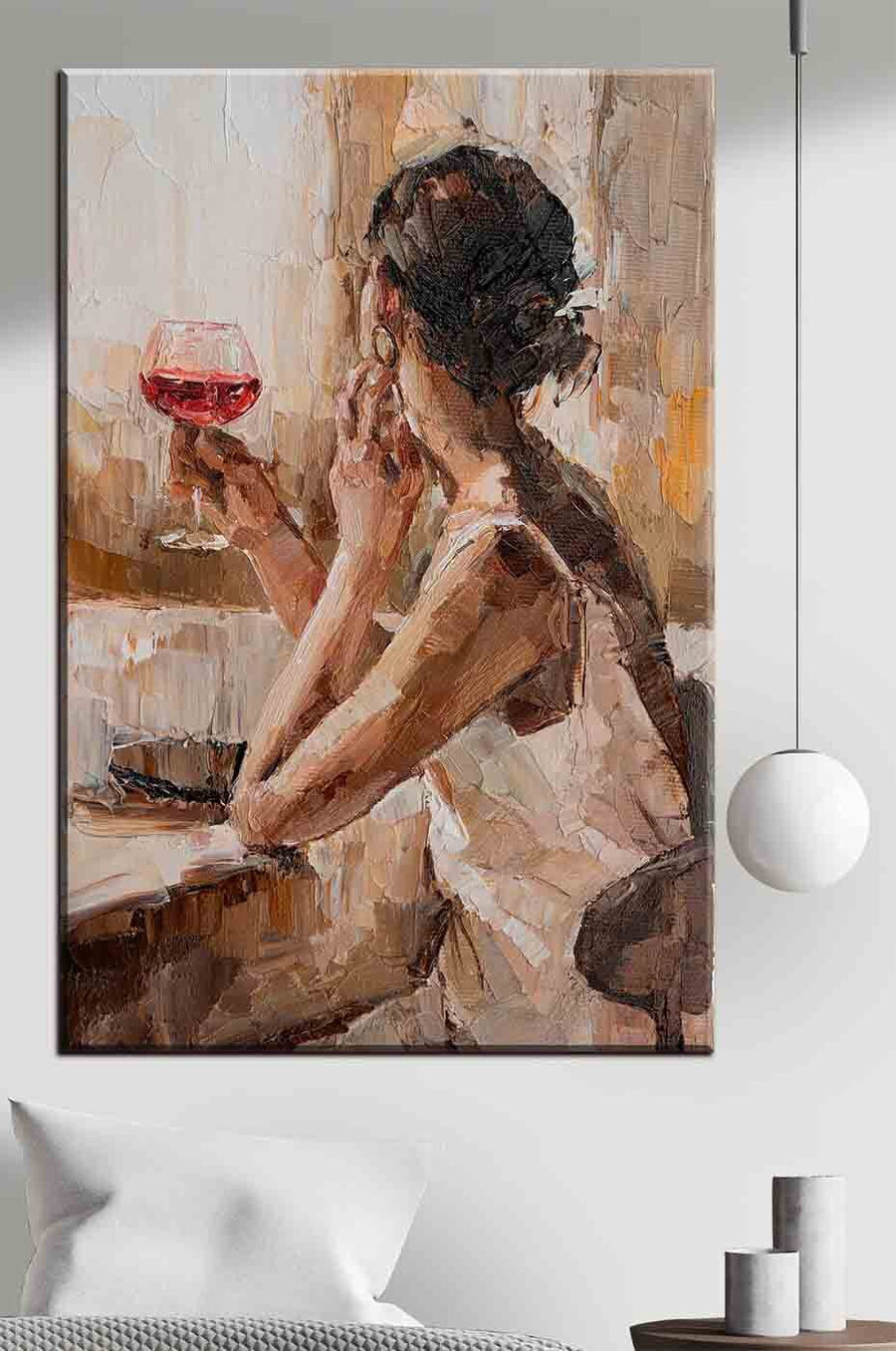 Peinture d'une femme tenant un verre de vin