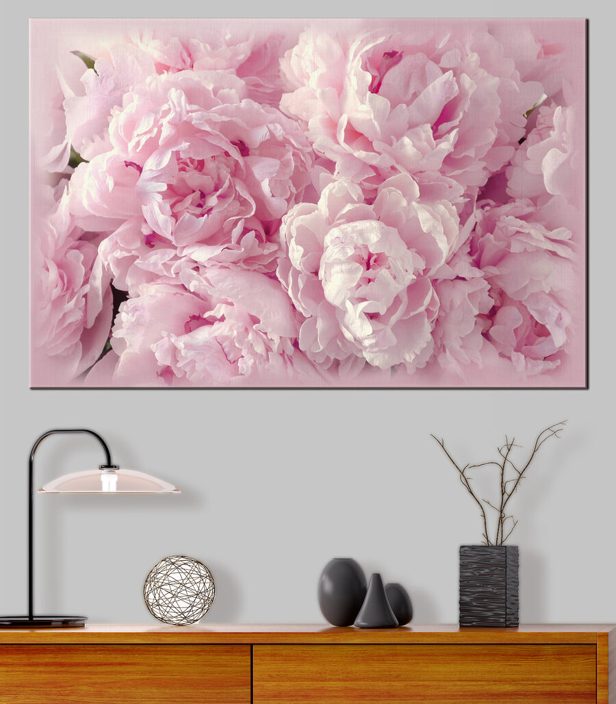 Un groupe de fleurs roses
