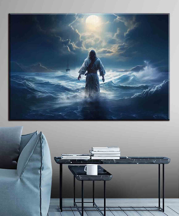 Un homme en robe de chambre debout dans l'eau Un homme en robe de chambre debout dans l'eau