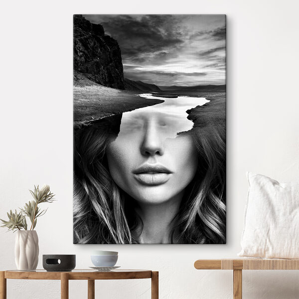 Un visage de femme avec une rivière et des montagnes Un visage de femme avec une rivière et des montagnes