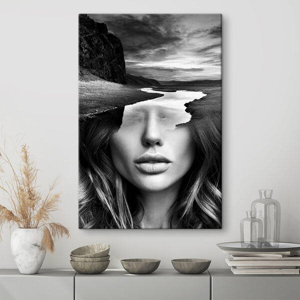 Un visage de femme avec une rivière et des montagnes Un visage de femme avec une rivière et des montagnes