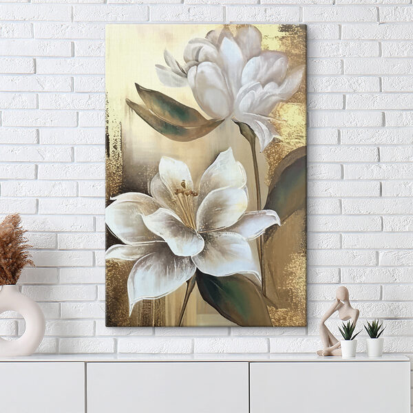 Une peinture de fleurs sur un mur Une peinture de fleurs sur un mur