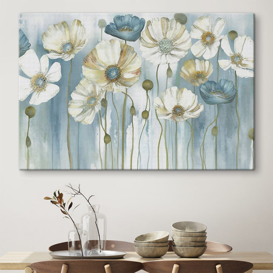 Un tableau de fleurs blanches et bleues