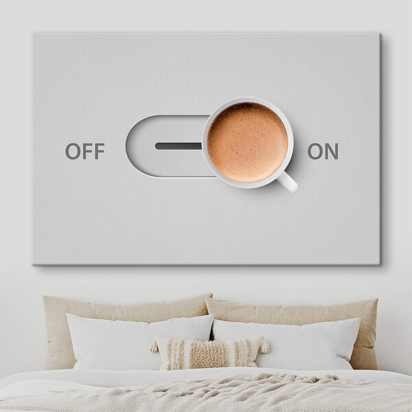 Une tasse de café sur un interrupteur Une tasse de café sur un interrupteur