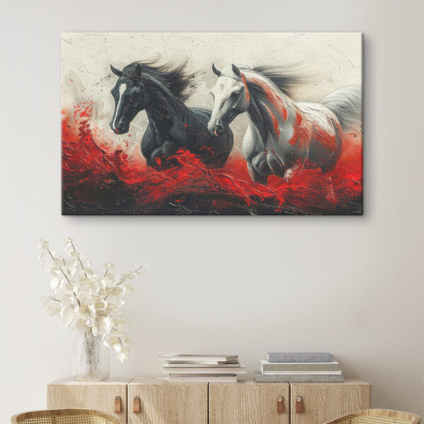 Une peinture de chevaux courant avec de la peinture rouge Une peinture de chevaux courant avec de la peinture rouge