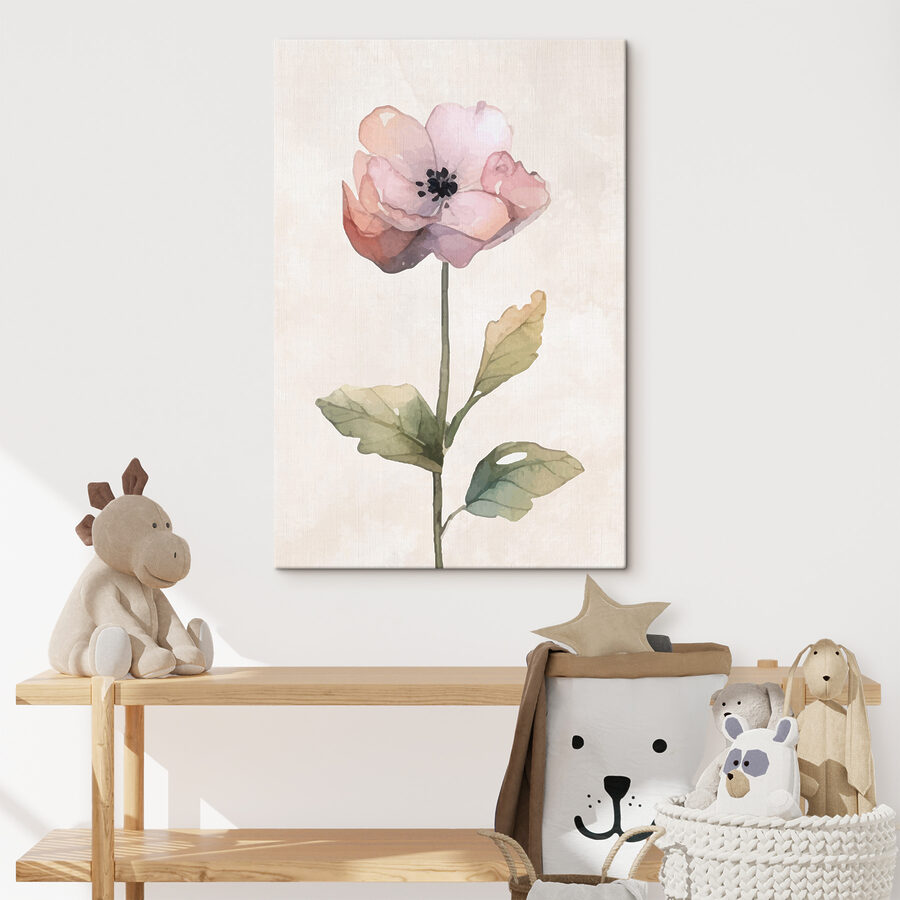Une fleur rose avec des feuilles vertes Une fleur rose avec des feuilles vertes