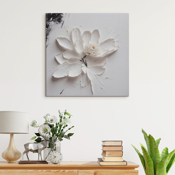 Une fleur blanche avec de la peinture noire Une fleur blanche avec de la peinture noire