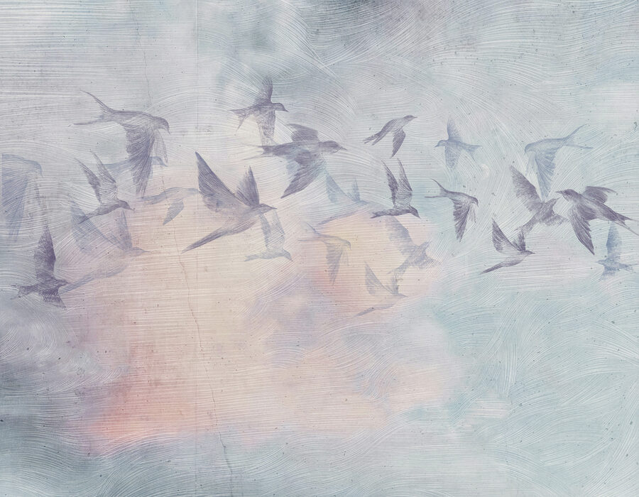 Une volée d'oiseaux volant dans le ciel