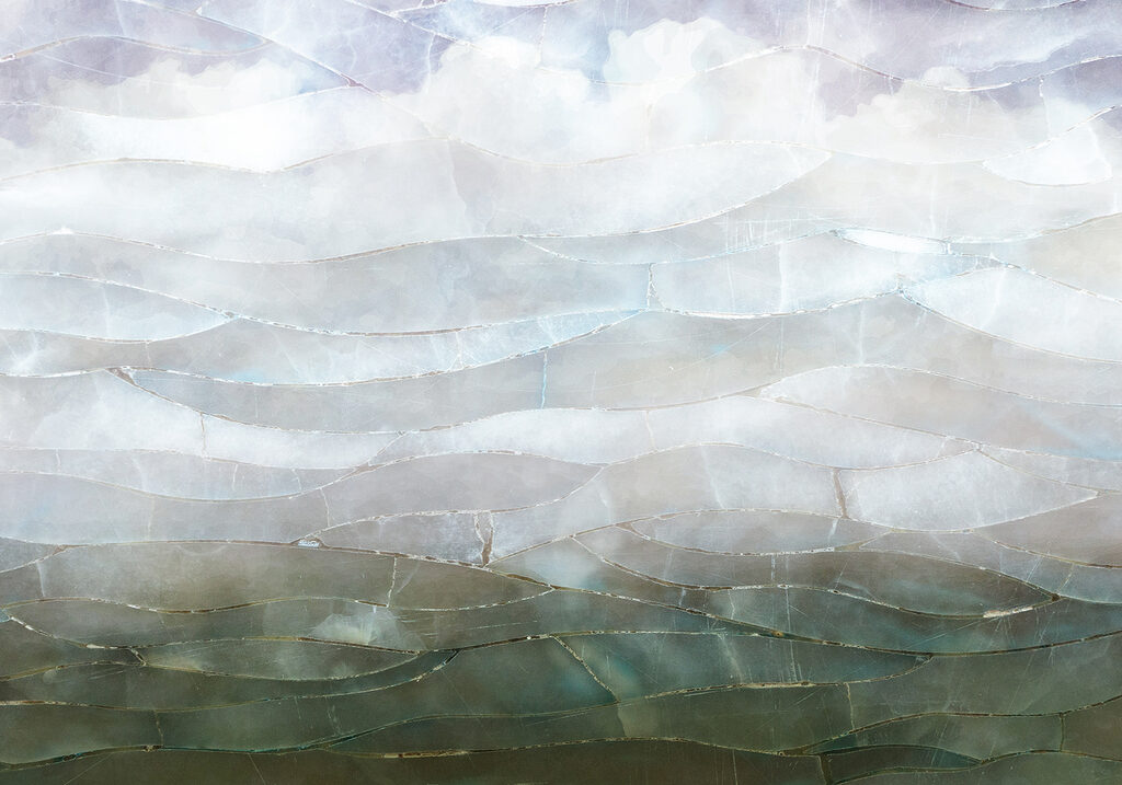 Un verre avec un motif de nuages Un verre avec un motif de nuages