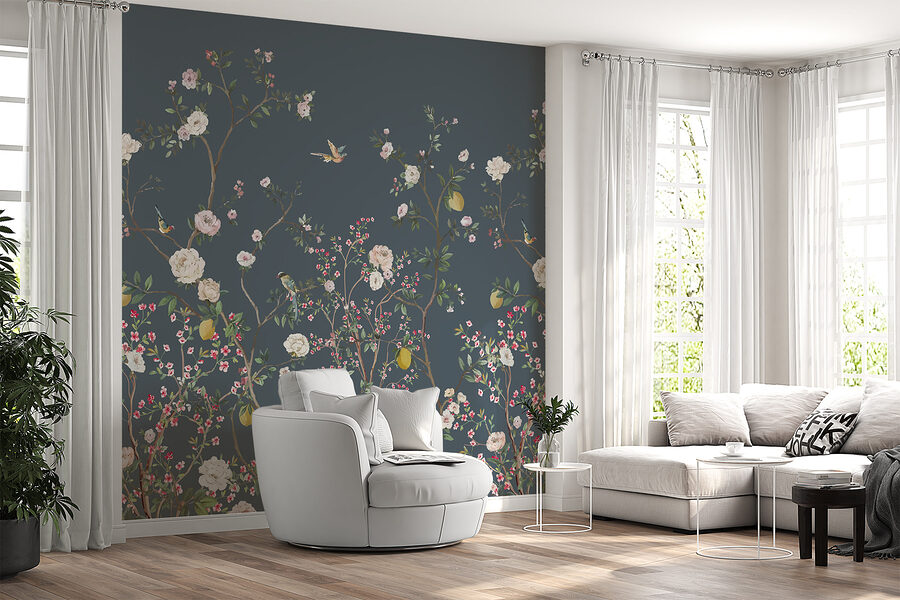 Un papier peint avec des fleurs et des oiseaux