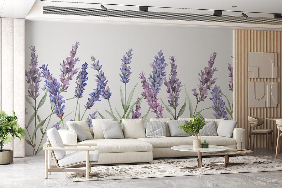 Une rangée de fleurs violettes